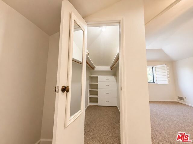 2200 S Canfield Avenue, Los Angeles, CA 90034