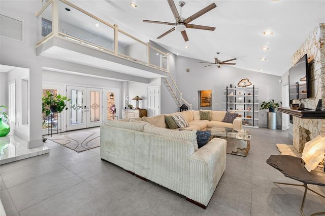 2392 LANDINGS CIRCLE, Bradenton, FL 34209