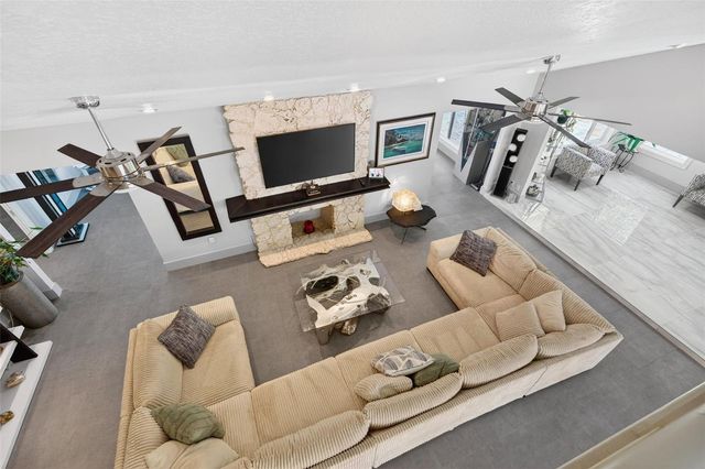 2392 LANDINGS CIRCLE, Bradenton, FL 34209