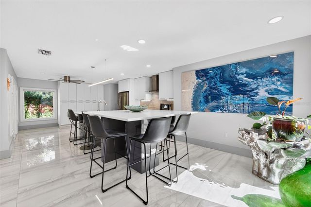 2392 LANDINGS CIRCLE, Bradenton, FL 34209