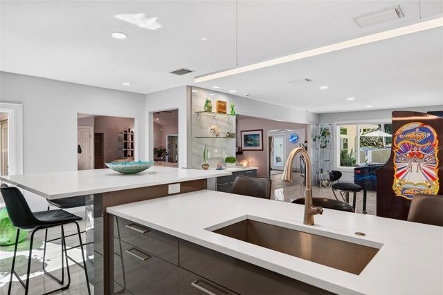 2392 LANDINGS CIRCLE, Bradenton, FL 34209