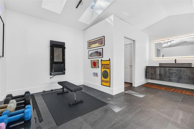 2392 LANDINGS CIRCLE, Bradenton, FL 34209