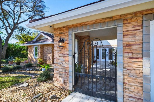 2392 LANDINGS CIRCLE, Bradenton, FL 34209