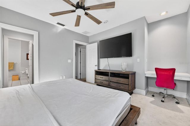 2392 LANDINGS CIRCLE, Bradenton, FL 34209