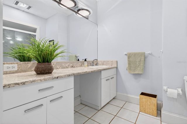 2392 LANDINGS CIRCLE, Bradenton, FL 34209