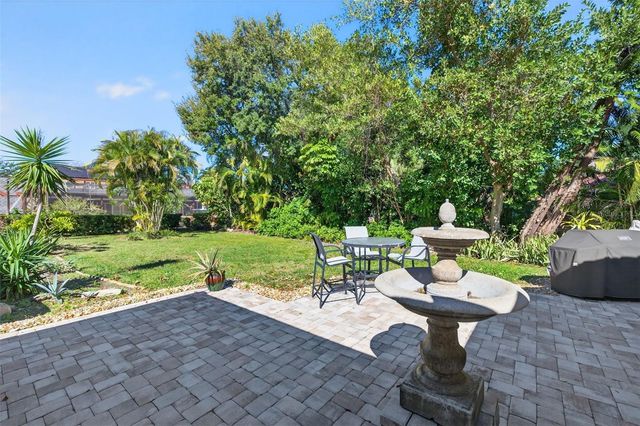 2392 LANDINGS CIRCLE, Bradenton, FL 34209