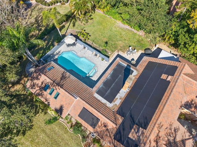 2392 LANDINGS CIRCLE, Bradenton, FL 34209