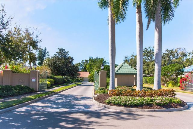 2392 LANDINGS CIRCLE, Bradenton, FL 34209