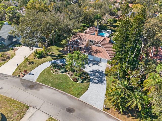 2392 LANDINGS CIRCLE, Bradenton, FL 34209