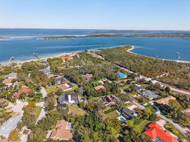 2392 LANDINGS CIRCLE, Bradenton, FL 34209