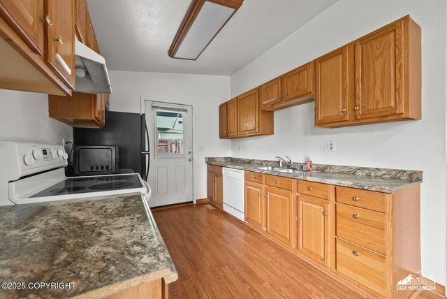 8150 Lamplighter Court, Anchorage, AK 99502