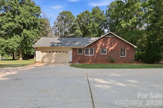 41 Old Farm Road, Salisbury, NC 28147