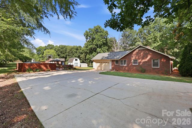 41 Old Farm Road, Salisbury, NC 28147
