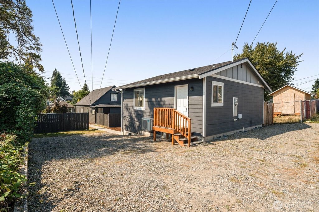 2135 S Cushman Avenue, Tacoma, WA 98405