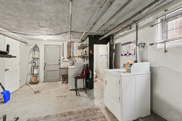 7119 Eastlawn Drive, Cincinnati, OH 45237