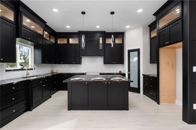 3712 Canan Drive, Weslaco, TX 78596