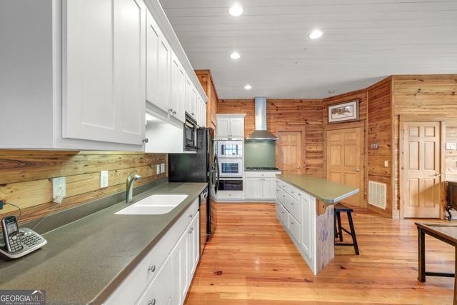 1233 Tame Turkey Road, Lakemont, GA 30552