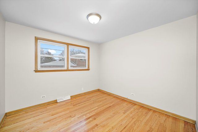 16049 Minerva Avenue, South Holland, IL 60473