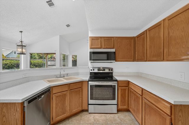 3408 Meadowview Drive, Corinth, TX 76210