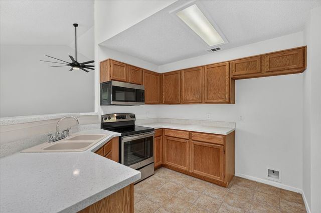 3408 Meadowview Drive, Corinth, TX 76210