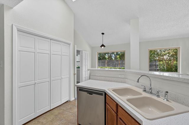 3408 Meadowview Drive, Corinth, TX 76210