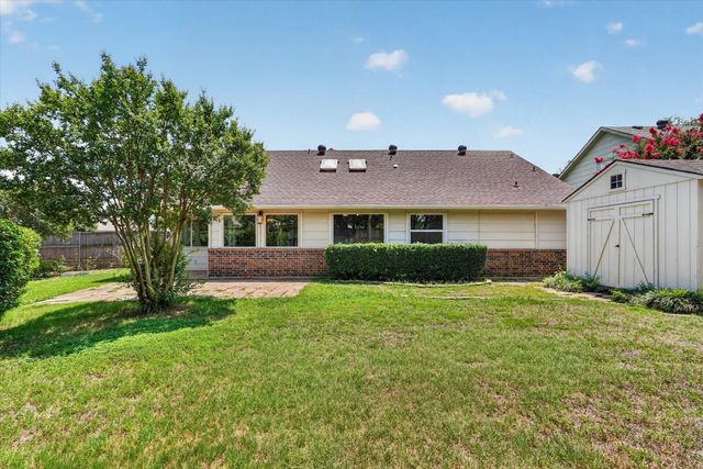 3408 Meadowview Drive, Corinth, TX 76210