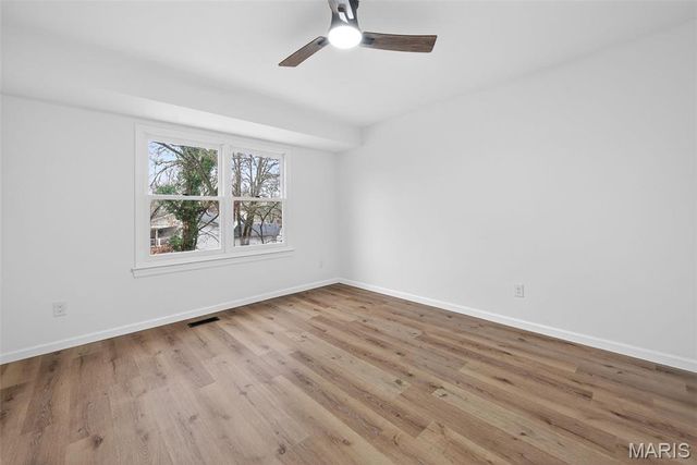 510 Charoak Drive, Ballwin, MO 63021