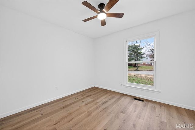 510 Charoak Drive, Ballwin, MO 63021