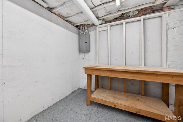 510 Charoak Drive, Ballwin, MO 63021