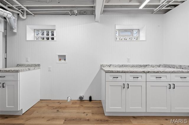 510 Charoak Drive, Ballwin, MO 63021