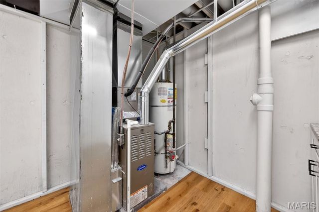 510 Charoak Drive, Ballwin, MO 63021