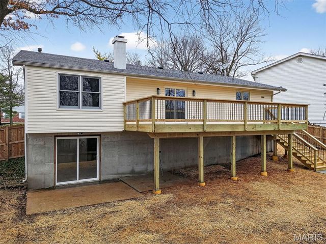 510 Charoak Drive, Ballwin, MO 63021