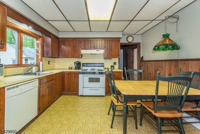 11 Oak Rd, Boonton Twp., NJ 07005