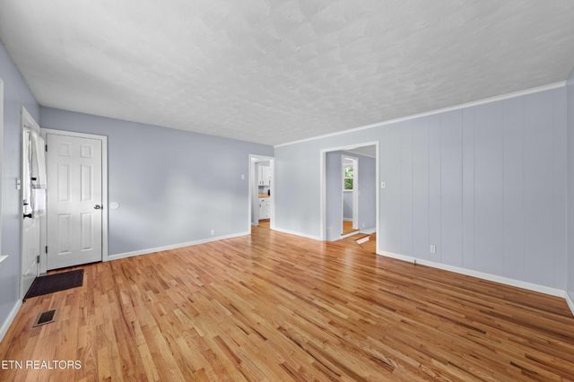 2001 Nandina Drive, Knoxville, TN 37912