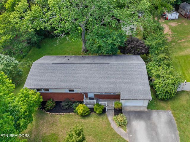 2001 Nandina Drive, Knoxville, TN 37912