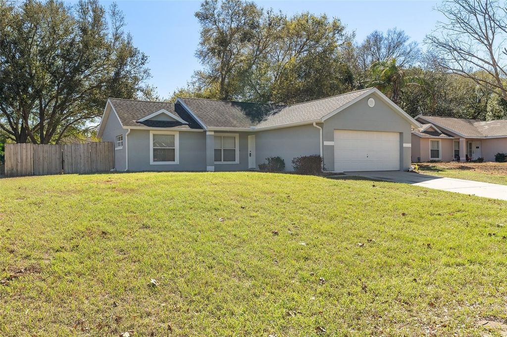 Image 2 of property listing at 10611 REAGANS RUN DRIVE, Clermont, FL 34711