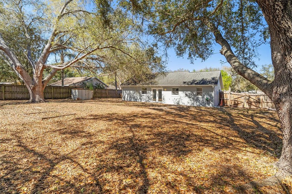 Image 23 of property listing at 10611 REAGANS RUN DRIVE, Clermont, FL 34711