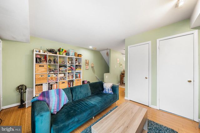 1023 S 6TH ST, Philadelphia, PA 19147