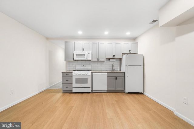 1023 S 6TH ST, Philadelphia, PA 19147