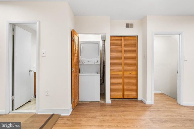 1023 S 6TH ST, Philadelphia, PA 19147