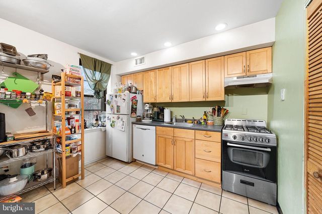 1023 S 6TH ST, Philadelphia, PA 19147