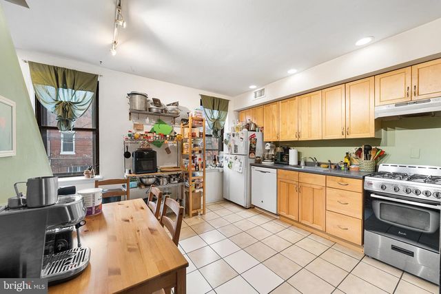 1023 S 6TH ST, Philadelphia, PA 19147