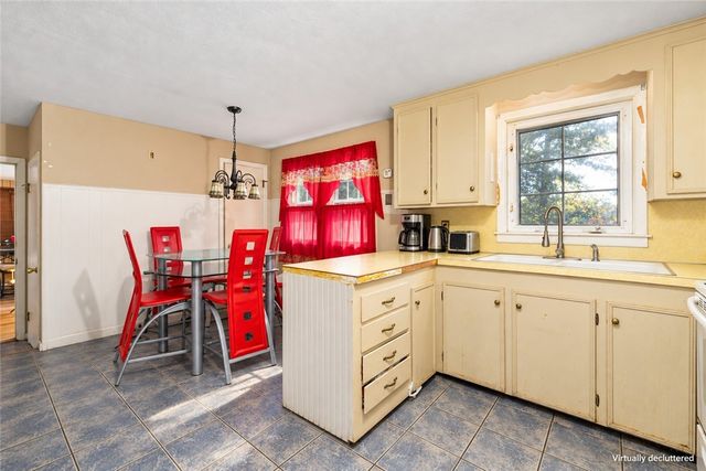 28 Rosemary Street, Coventry, RI 02816