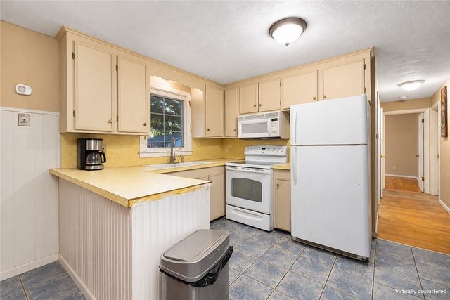 28 Rosemary Street, Coventry, RI 02816
