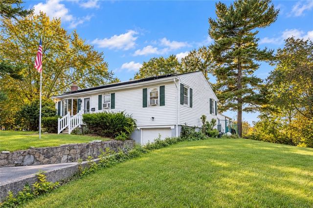 28 Rosemary Street, Coventry, RI 02816