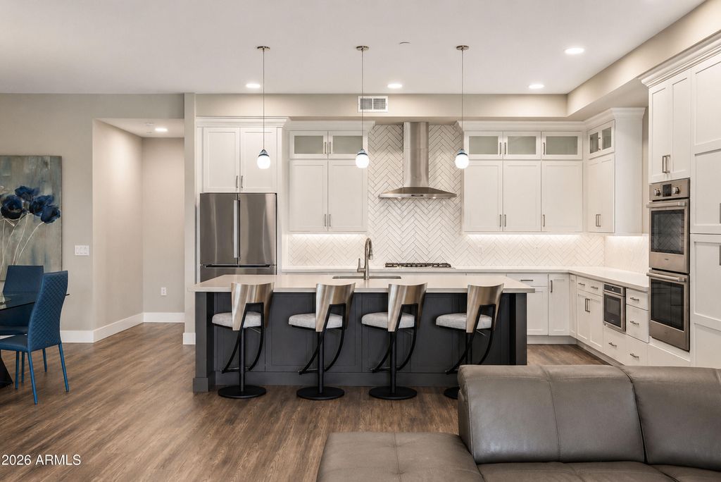 5250 E DEER VALLEY Drive 353, Phoenix, AZ 85054 — exterior