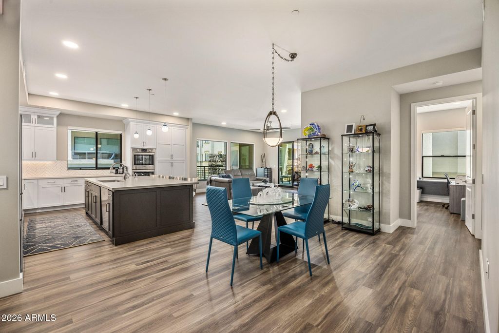 5250 E DEER VALLEY Drive 353, Phoenix, AZ 85054 — photo 2