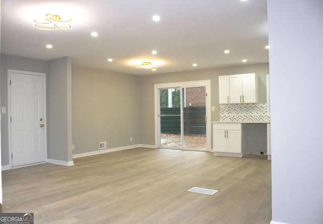 2749 Old Farm Road, South Fulton, GA 30349