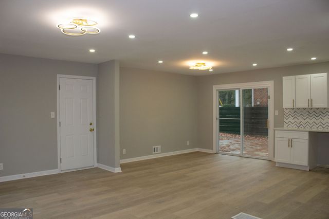 2749 Old Farm Road, South Fulton, GA 30349