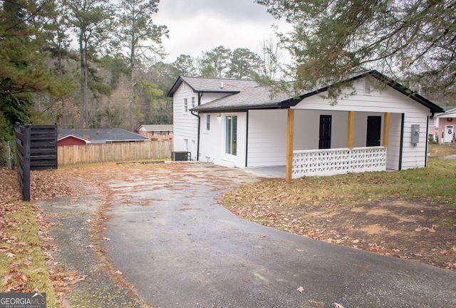 2749 Old Farm Road, South Fulton, GA 30349